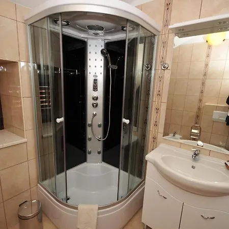 Palace Derossi Ii 3*