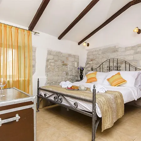 Couette-café Palace Derossi Ii Trogir