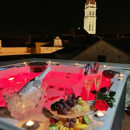 Palace Derossi Ii Trogir