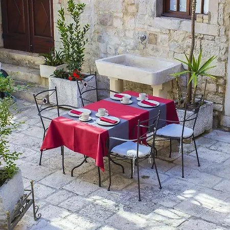 Frühstückspension Palace Derossi Ii Trogir