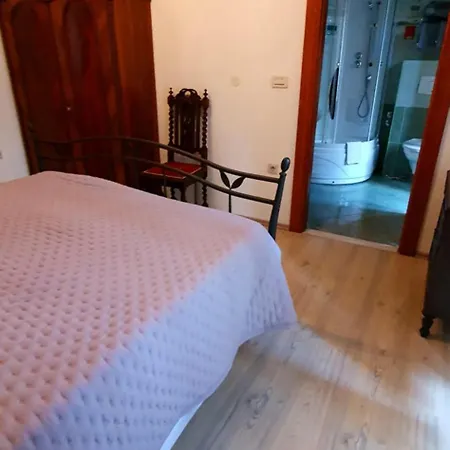 B&B Palace Derossi Ii 트로기르