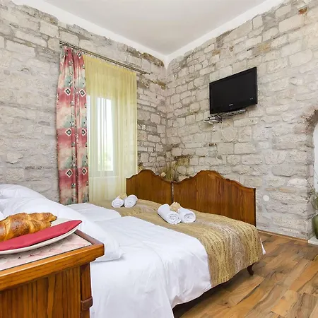 B&B Palace Derossi Ii 3*