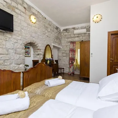 B&B Palace Derossi Ii